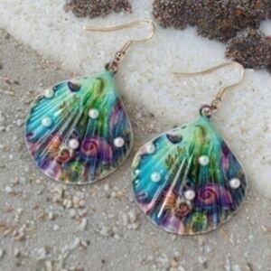 BOSYON PROPER HAND PAINTED BEADED ACCENT SHELL EARRINGS